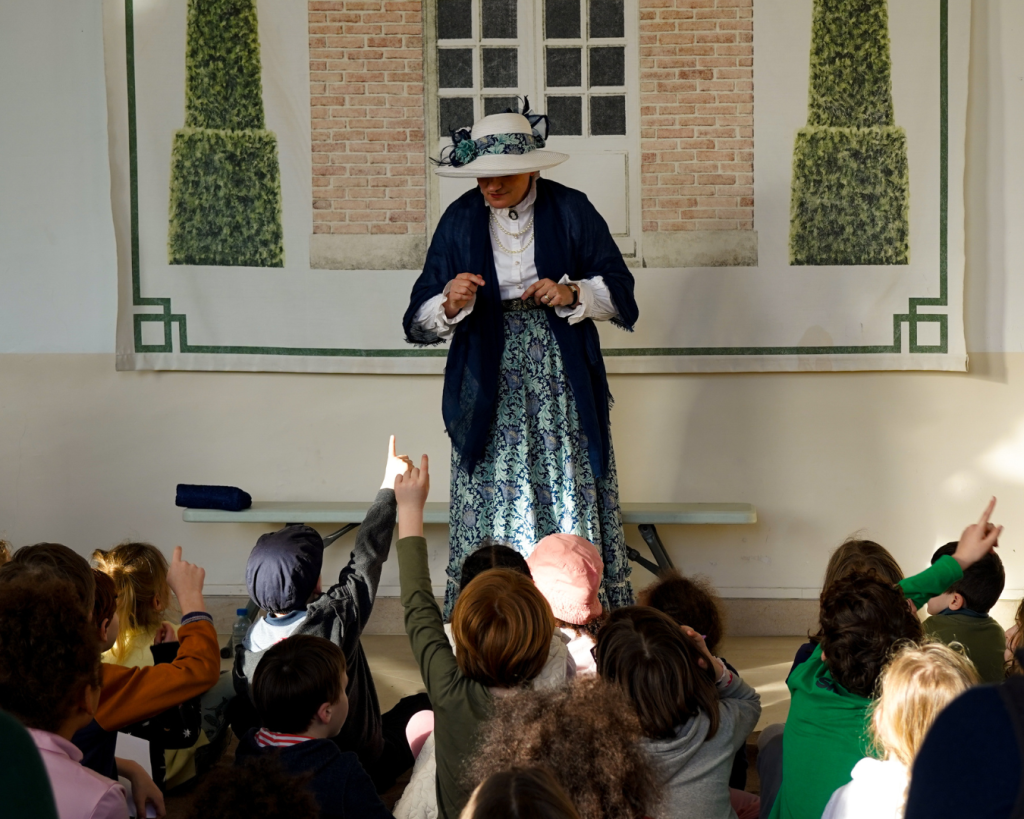 Château de Breteuil - La conteuse