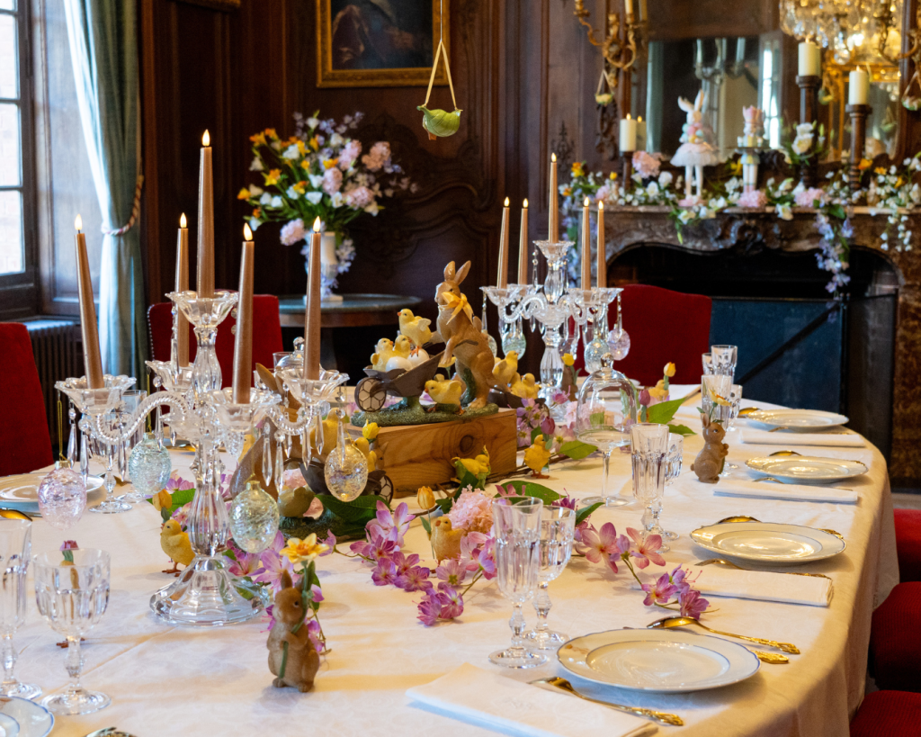 Château de Breteuil - La salle à manger à Pâques